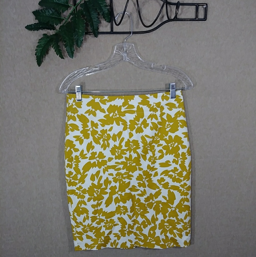 LOFT pencil skirt leaf print size 2